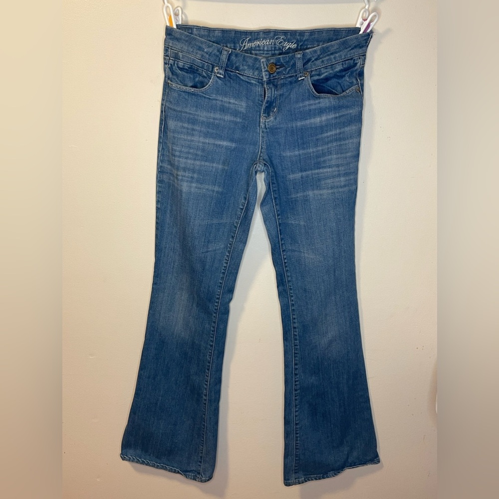 - American Eagle Outfitters “real flare” Medium Wash Blue Size 8 Long